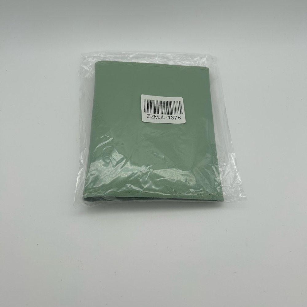 Green Grooming Kit - Picture 4 of 4